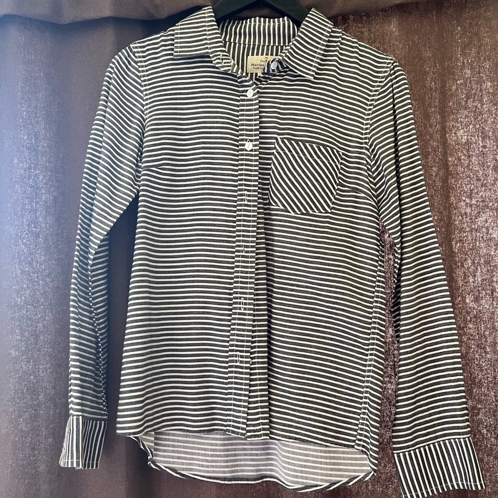 Marine layer button down in grey and white stripe